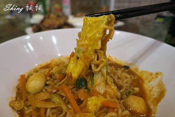 [台中] 朴大哥的韓式炸雞-逢甲夜市必吃韓國老闆開的韓式炸雞店，熱潮不退人氣美食 @博士生瘋狂日記