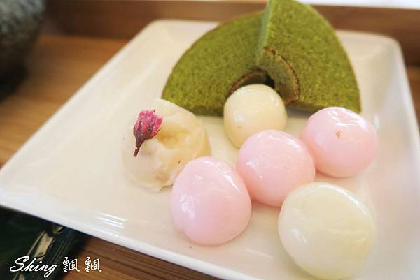[台北] TSUJIRI辻利茶舗春季限定櫻花套餐-少女情懷大爆發的初戀粉色系抹茶套餐 @博士生瘋狂日記