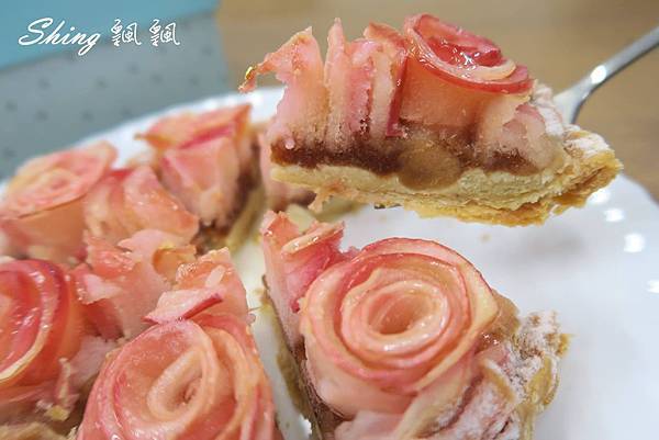 [宅配] 麥田⊙法式甜點 &infin;The Harvest 花愛媽咪蘋果派-精緻限量的手工立體雕刻蘋果花，加上金箔點綴美的生動浪漫讓人捨不得吃 @博士生瘋狂日記