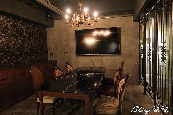 [台北] 東區神秘吸血鬼地窖Closet Restaurant & Bar-給你味蕾驚奇的跳躍新鮮感 @博士生瘋狂日記