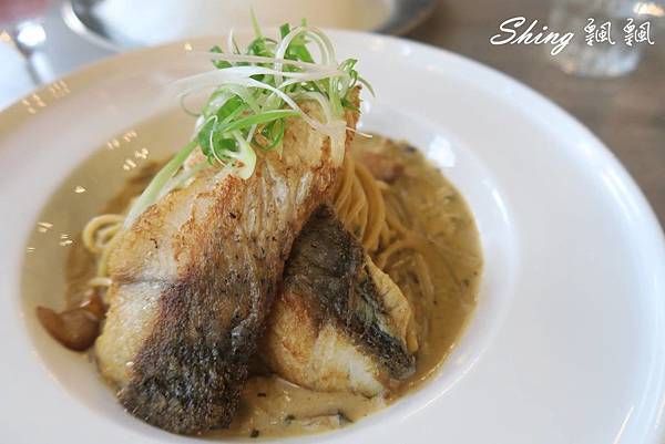 [台中] 跳舞香水台中老虎城店-除了金磚甜蜜下午茶，香煎鱸魚主餐更驚豔 @博士生瘋狂日記