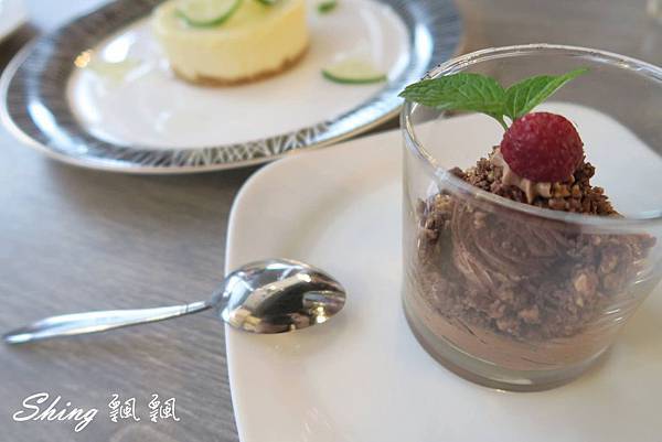 [台中] 跳舞香水台中老虎城店-除了金磚甜蜜下午茶，香煎鱸魚主餐更驚豔 @博士生瘋狂日記