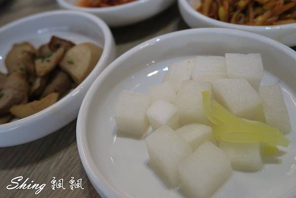 [台中] 韓國釜山‧珍妮佛-頂級九層海鮮塔威猛登場，就是要大口燒酒配海鮮趕上韓風潮流 @博士生瘋狂日記