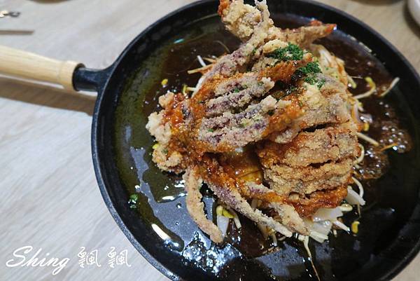 [台中] 韓國釜山‧珍妮佛-頂級九層海鮮塔威猛登場，就是要大口燒酒配海鮮趕上韓風潮流 @博士生瘋狂日記