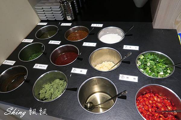 [台中] 韓國釜山‧珍妮佛-頂級九層海鮮塔威猛登場，就是要大口燒酒配海鮮趕上韓風潮流 @博士生瘋狂日記