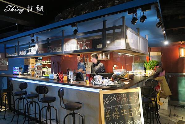 [台中] 張燈結廬串燒，消夜，飛鏢，公仔，電競的Online夢想 @博士生瘋狂日記