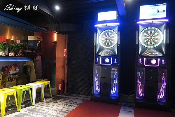 [台中] 張燈結廬串燒，消夜，飛鏢，公仔，電競的Online夢想 @博士生瘋狂日記