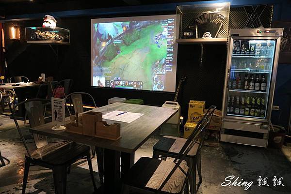 [台中] 張燈結廬串燒，消夜，飛鏢，公仔，電競的Online夢想 @博士生瘋狂日記