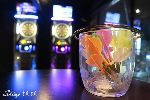 [台中] 張燈結廬串燒，消夜，飛鏢，公仔，電競的Online夢想 @博士生瘋狂日記