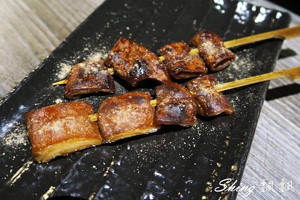 [台中] 張燈結廬串燒，消夜，飛鏢，公仔，電競的Online夢想 @博士生瘋狂日記