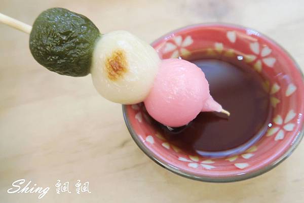 [台中] 波屋 BORU BORU -日式彩色烤糰子+熱呼呼仙草雪人刨冰 @博士生瘋狂日記