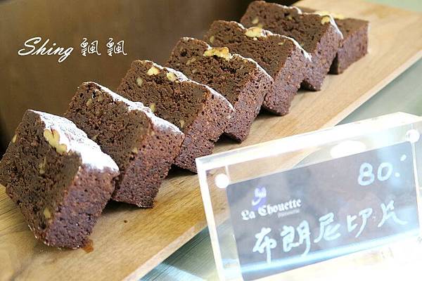 [台中] 歐貝納法式甜點 – 限時兩小時！台中甜點吃到飽，數十種高質感甜點任你選，還有隱藏版甜點～ @博士生瘋狂日記