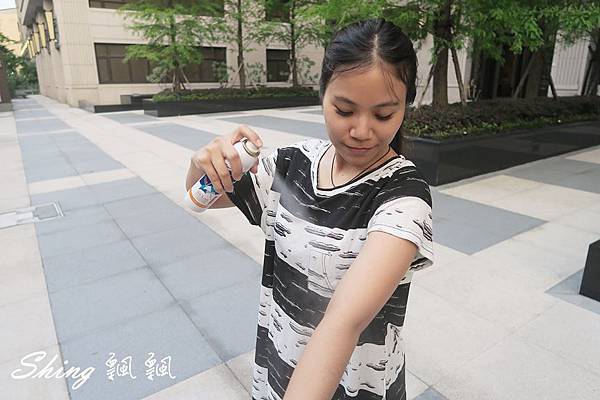 [美妝] 夏日懶人防曬保濕大作戰 – 十秒完成全身防曬，冷氣房必備皮膚水潤聖品 @博士生瘋狂日記
