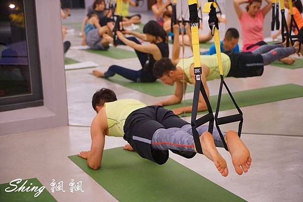 [運動] 台中CORE YOGA TRX – 全身肌力，敏捷度，平衡力與核心訓練 @博士生瘋狂日記