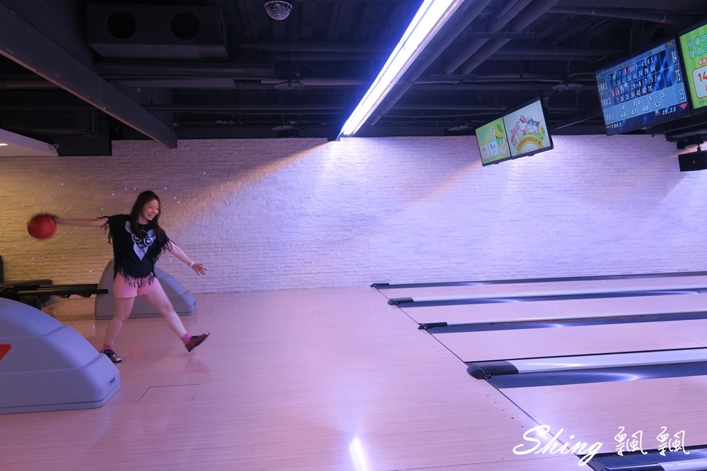[台中] 大魯閣保齡球館-運動休閒還有三麗鷗可愛少女心爆發的無菸味新時代館 @博士生瘋狂日記