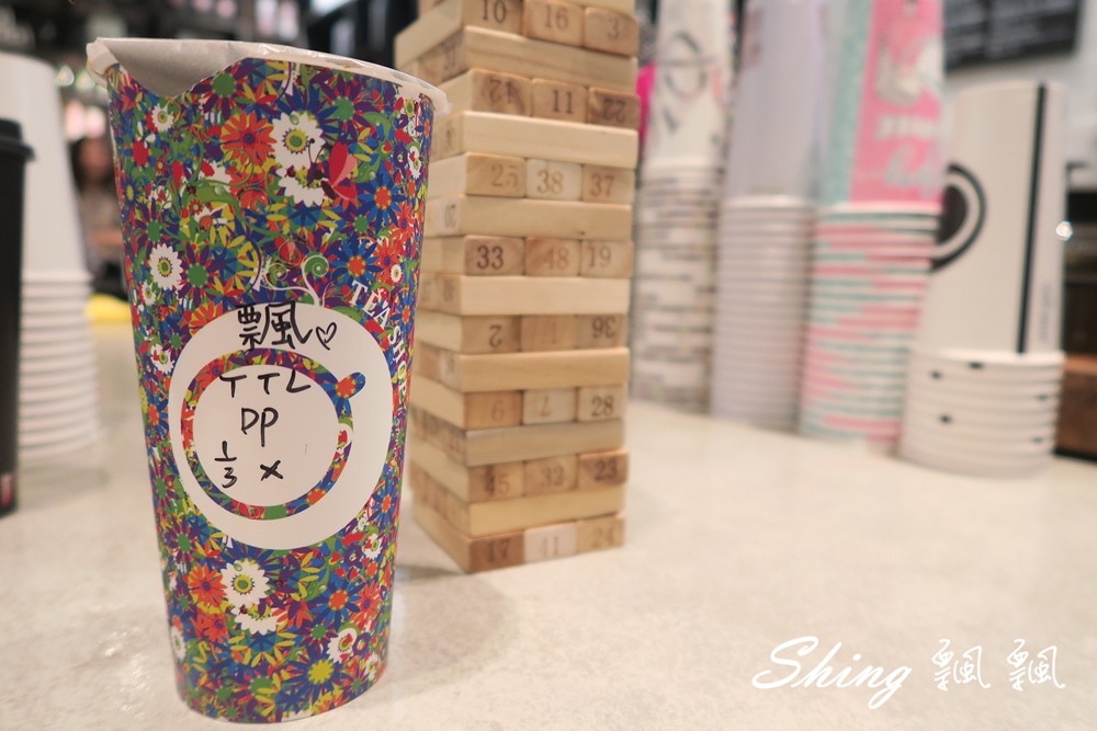 [台中] TEA SHOP EXPRESS – 逢甲夜市超人氣質感飲料，飄飄私心推薦愛店 @博士生瘋狂日記