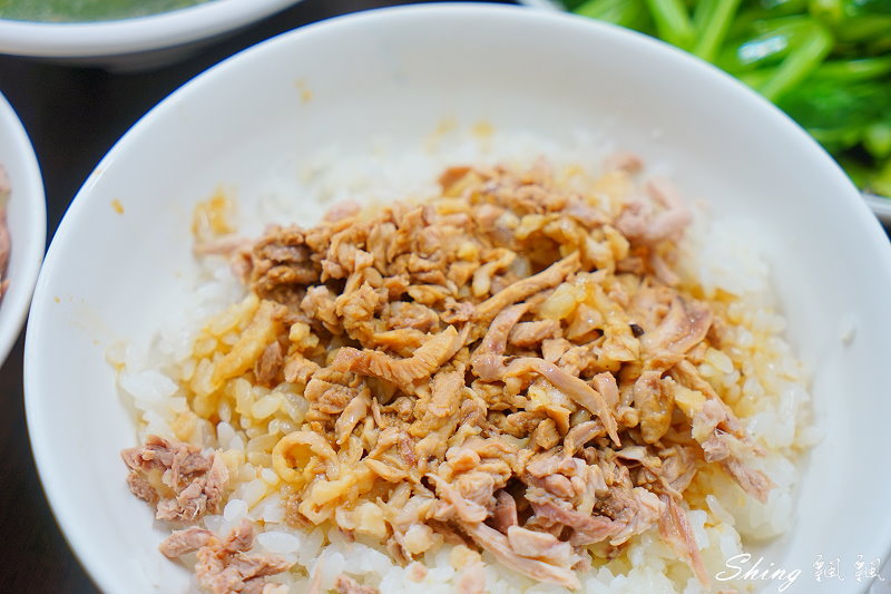 [台中] 北港王鴨肉飯-來自北港的美味傳統小吃，鴨肉絲與鴨油的鹹香美味小吃 @博士生瘋狂日記