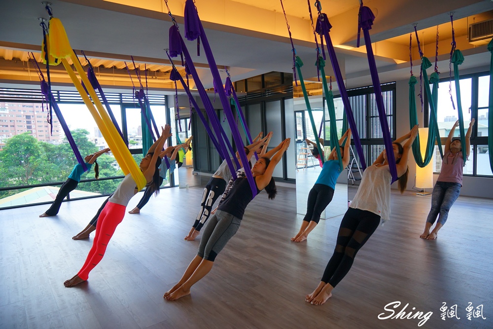 [台中] Core Yoga空中流動-鍛鍊平衡 & 核心肌群的空中瑜珈 @博士生瘋狂日記