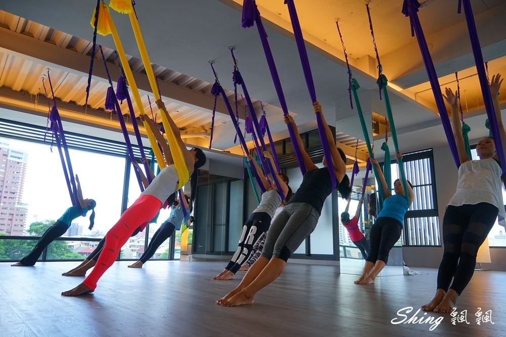 [台中] Core Yoga空中流動-鍛鍊平衡 & 核心肌群的空中瑜珈 @博士生瘋狂日記