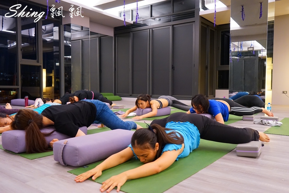 [台中] Core Yoga陰瑜珈-感受內在深層肌肉放鬆技巧，調整脊椎側彎好運動 @博士生瘋狂日記