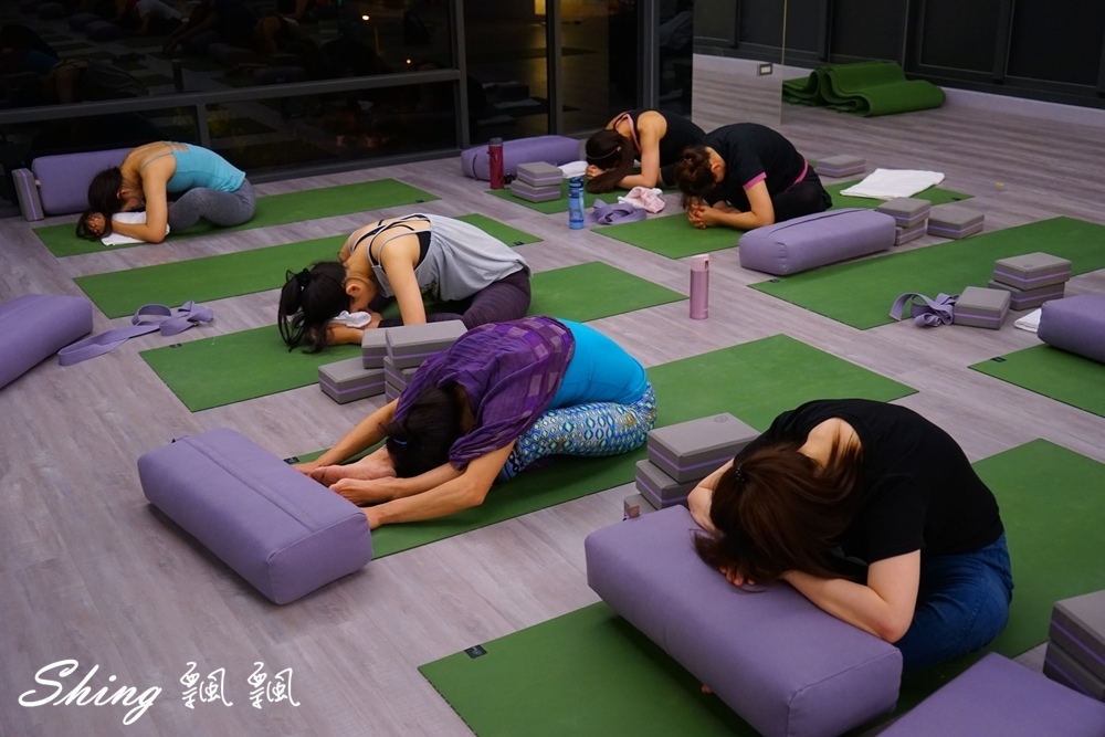[台中] Core Yoga陰瑜珈-感受內在深層肌肉放鬆技巧，調整脊椎側彎好運動 @博士生瘋狂日記