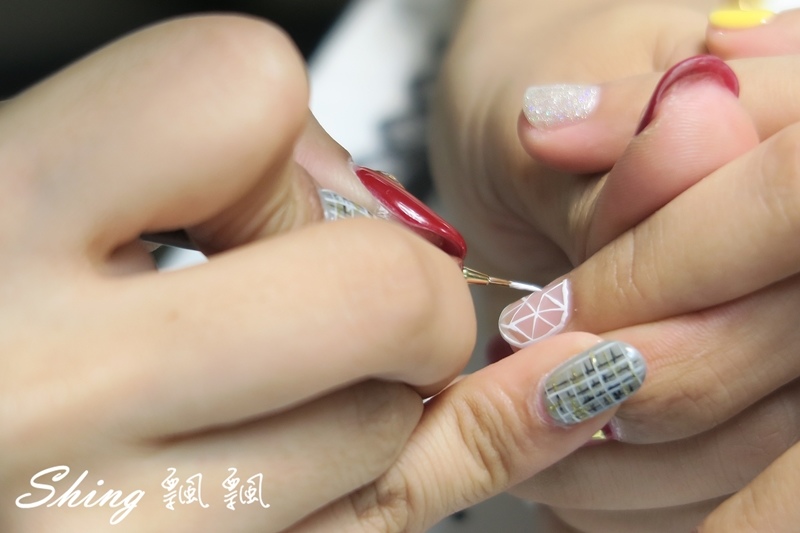 [台中] 粉艾妮美甲沙龍台中店-馬卡龍繽紛色系抓住夏天的尾巴，還享美甲免費卸甲 @博士生瘋狂日記