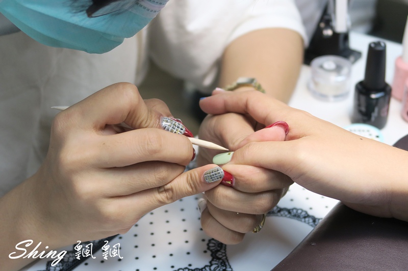 [台中] 粉艾妮美甲沙龍台中店-馬卡龍繽紛色系抓住夏天的尾巴，還享美甲免費卸甲 @博士生瘋狂日記