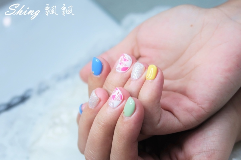 [台中] 粉艾妮美甲沙龍台中店-馬卡龍繽紛色系抓住夏天的尾巴，還享美甲免費卸甲 @博士生瘋狂日記