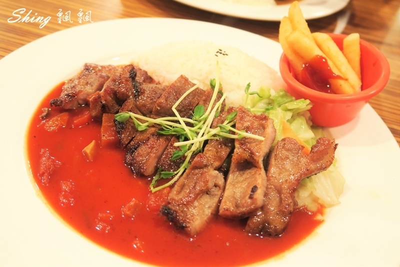 [台中] 逢甲大學中午吃甚麼?? 便當街平價BESSIE’S KITCHEN Mak & May2 @博士生瘋狂日記