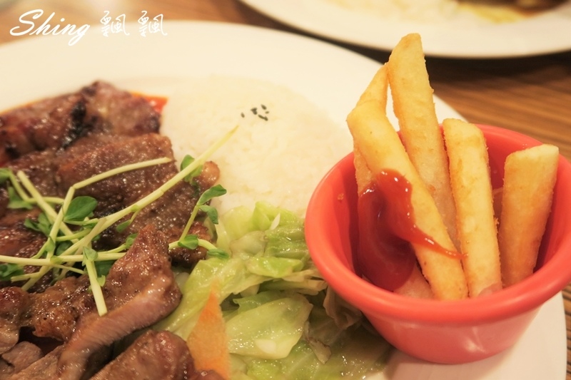 [台中] 逢甲大學中午吃甚麼?? 便當街平價BESSIE’S KITCHEN Mak & May2 @博士生瘋狂日記