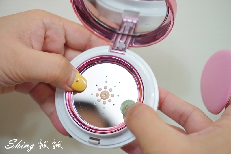 [美妝] 花娜小姐Miss Hana淨潤無暇金屬氣墊粉餅-浪漫少女的質感妝容 @博士生瘋狂日記