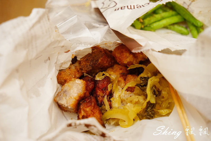 [台中] 一中商圈健美先生-食尚玩家推薦，冠軍大腸頭超威，低溫油炸，外酥肉又嫩，青蔥超提香！ @博士生瘋狂日記
