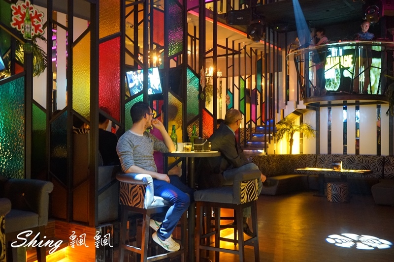 [台中] Myth Club – 台中質感night bar夜店，台灣舞孃俱樂部，大推提拉米蘇調酒，台中夜生活首選! @博士生瘋狂日記