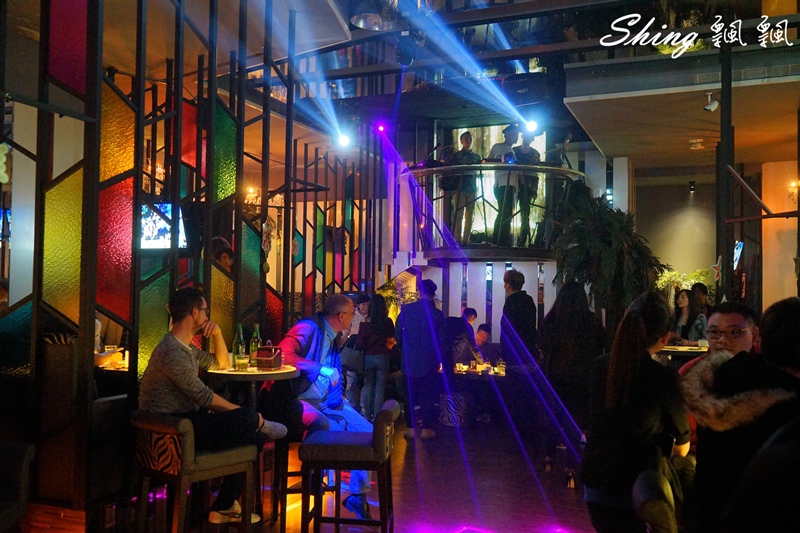 [台中] Myth Club – 台中質感night bar夜店，台灣舞孃俱樂部，大推提拉米蘇調酒，台中夜生活首選! @博士生瘋狂日記