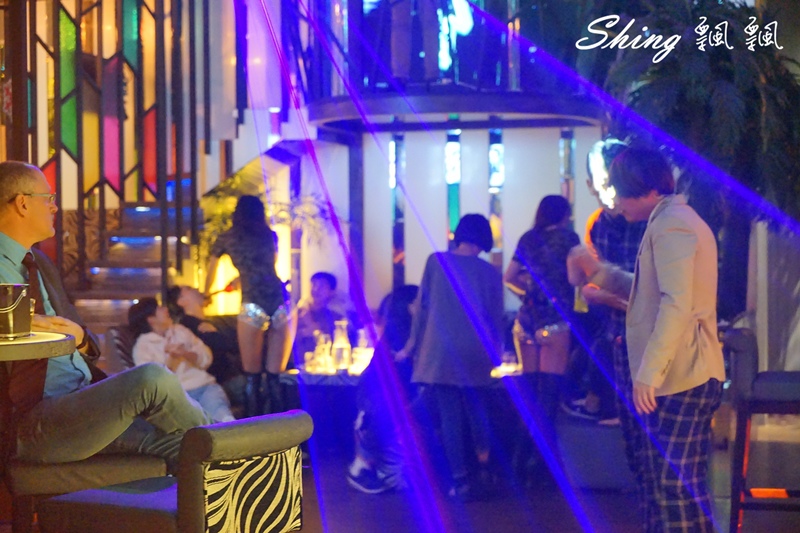 [台中] Myth Club – 台中質感night bar夜店，台灣舞孃俱樂部，大推提拉米蘇調酒，台中夜生活首選! @博士生瘋狂日記