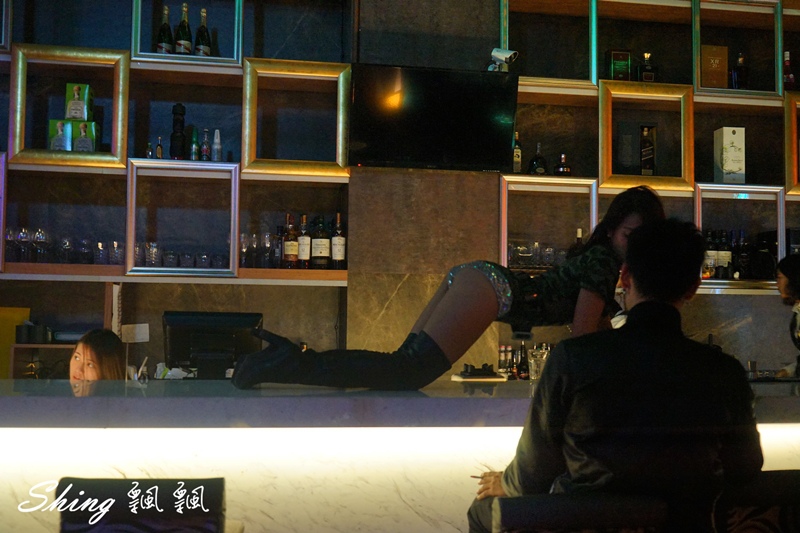 [台中] Myth Club – 台中質感night bar夜店，台灣舞孃俱樂部，大推提拉米蘇調酒，台中夜生活首選! @博士生瘋狂日記
