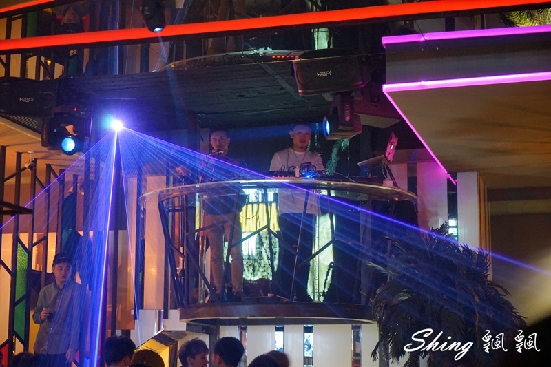[台中] Myth Club – 台中質感night bar夜店，台灣舞孃俱樂部，大推提拉米蘇調酒，台中夜生活首選! @博士生瘋狂日記