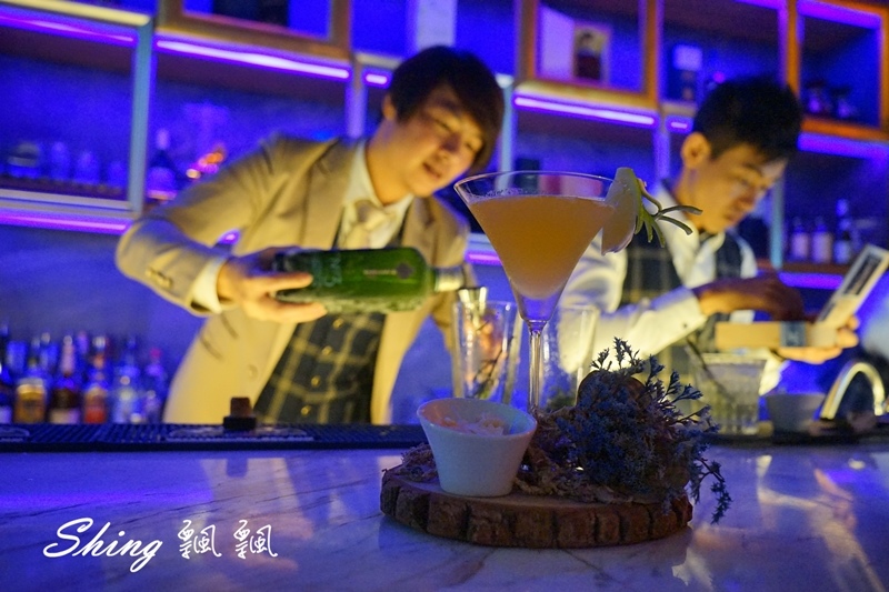 [台中] Myth Club – 台中質感night bar夜店，台灣舞孃俱樂部，大推提拉米蘇調酒，台中夜生活首選! @博士生瘋狂日記