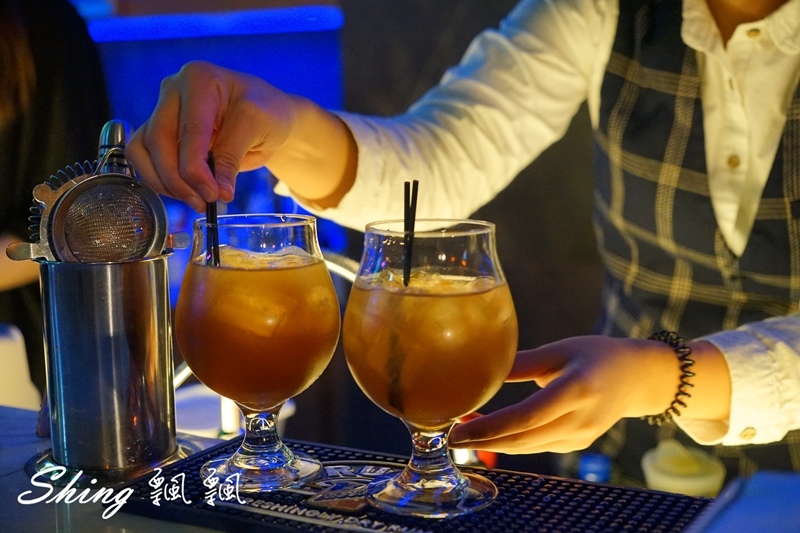 [台中] Myth Club – 台中質感night bar夜店，台灣舞孃俱樂部，大推提拉米蘇調酒，台中夜生活首選! @博士生瘋狂日記