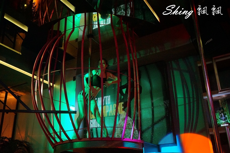[台中] Myth Club – 台中質感night bar夜店，台灣舞孃俱樂部，大推提拉米蘇調酒，台中夜生活首選! @博士生瘋狂日記