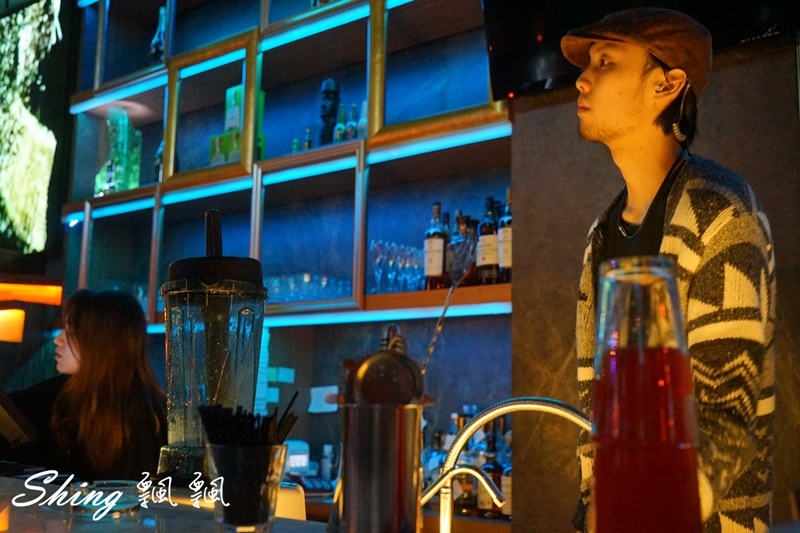 [台中] Myth Club – 台中質感night bar夜店，台灣舞孃俱樂部，大推提拉米蘇調酒，台中夜生活首選! @博士生瘋狂日記