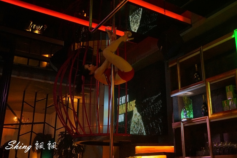 [台中] Myth Club – 台中質感night bar夜店，台灣舞孃俱樂部，大推提拉米蘇調酒，台中夜生活首選! @博士生瘋狂日記