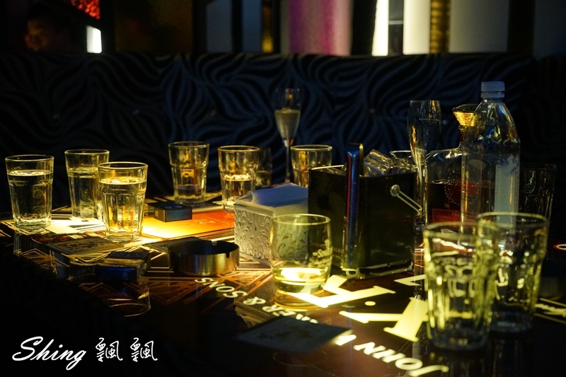 [台中] Myth Club – 台中質感night bar夜店，台灣舞孃俱樂部，大推提拉米蘇調酒，台中夜生活首選! @博士生瘋狂日記