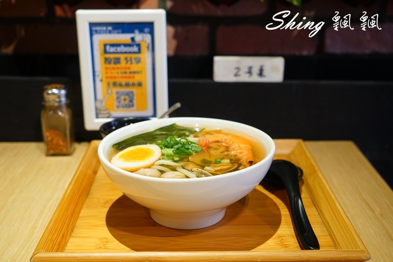 [台中]一七五同烏龍食麵所 – 台中平價烏龍麵食，大推南蠻酸辣烏龍麵，冬天吃更暖心 @博士生瘋狂日記