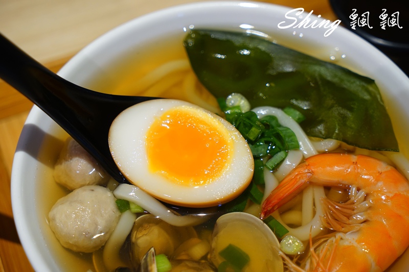 [台中]一七五同烏龍食麵所 – 台中平價烏龍麵食，大推南蠻酸辣烏龍麵，冬天吃更暖心 @博士生瘋狂日記