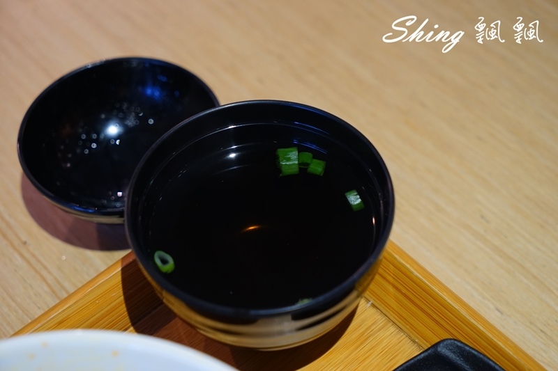 [台中]一七五同烏龍食麵所 – 台中平價烏龍麵食，大推南蠻酸辣烏龍麵，冬天吃更暖心 @博士生瘋狂日記
