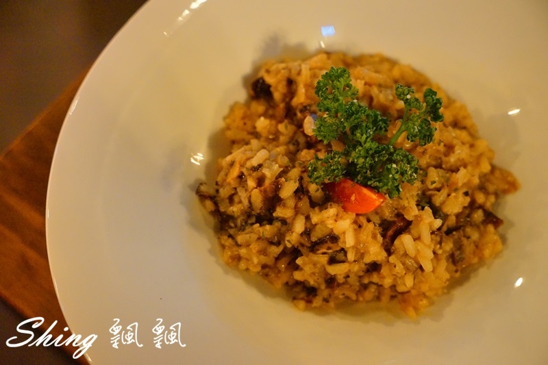 [台中] 薩克森比利時餐酒館台中旗艦店全新開幕-10個國家4百多種酒類+囂張霸氣啤酒牆 @博士生瘋狂日記