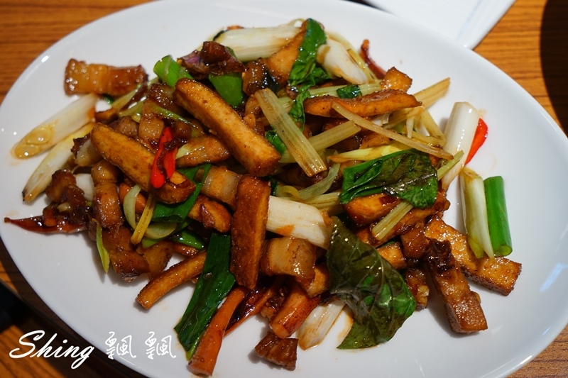 [台中] 吃鵝肉，最鵝樂-品八方燒鵝小館炭火明爐燒鵝推薦，上傳全台灣鵝肉料理，月月好禮抽不完 @博士生瘋狂日記