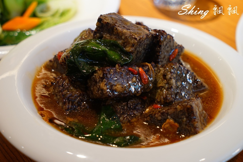 [台中] 吃鵝肉，最鵝樂-品八方燒鵝小館炭火明爐燒鵝推薦，上傳全台灣鵝肉料理，月月好禮抽不完 @博士生瘋狂日記