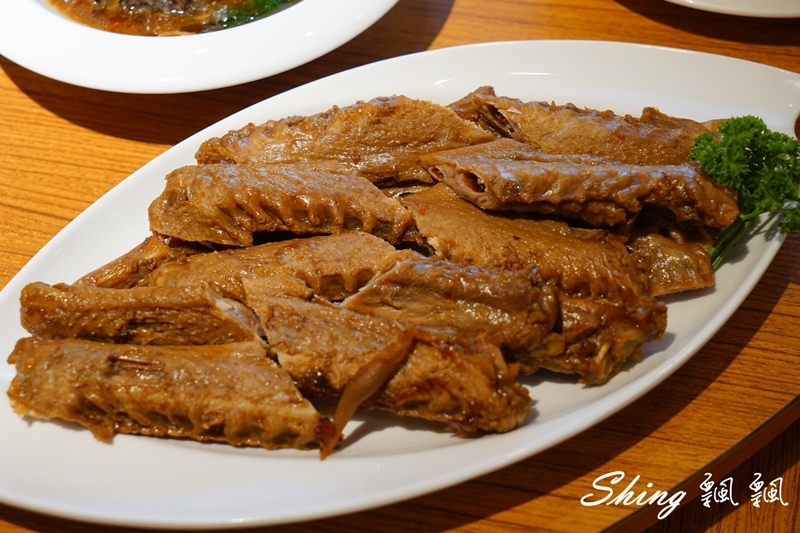 [台中] 吃鵝肉，最鵝樂-品八方燒鵝小館炭火明爐燒鵝推薦，上傳全台灣鵝肉料理，月月好禮抽不完 @博士生瘋狂日記